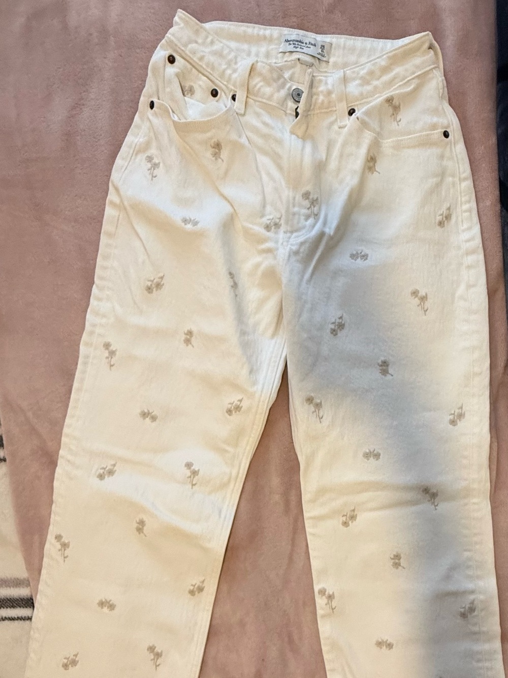 Abercrombie & Fitch curve love 90’s Cream Embroidered High-Rise Women’s Jeans